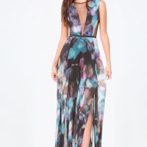 Deep v pleated print gown - black with flowers
